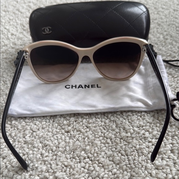 CHANEL Classic Cat Eye Cream and Black Sunglasses with Protective Accessories - Picture 8 of 8